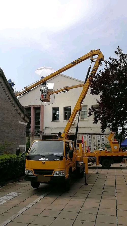 北京朝陽區(qū)高空作業(yè)車與升降車租賃服務(wù) 價格優(yōu)惠，隨車吊配套，專業(yè)高效之選