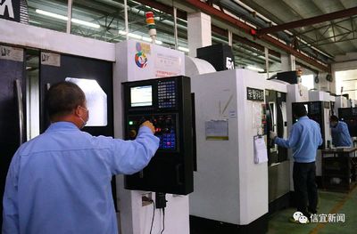 信宜:動起來了!生產(chǎn)機器動起來了!